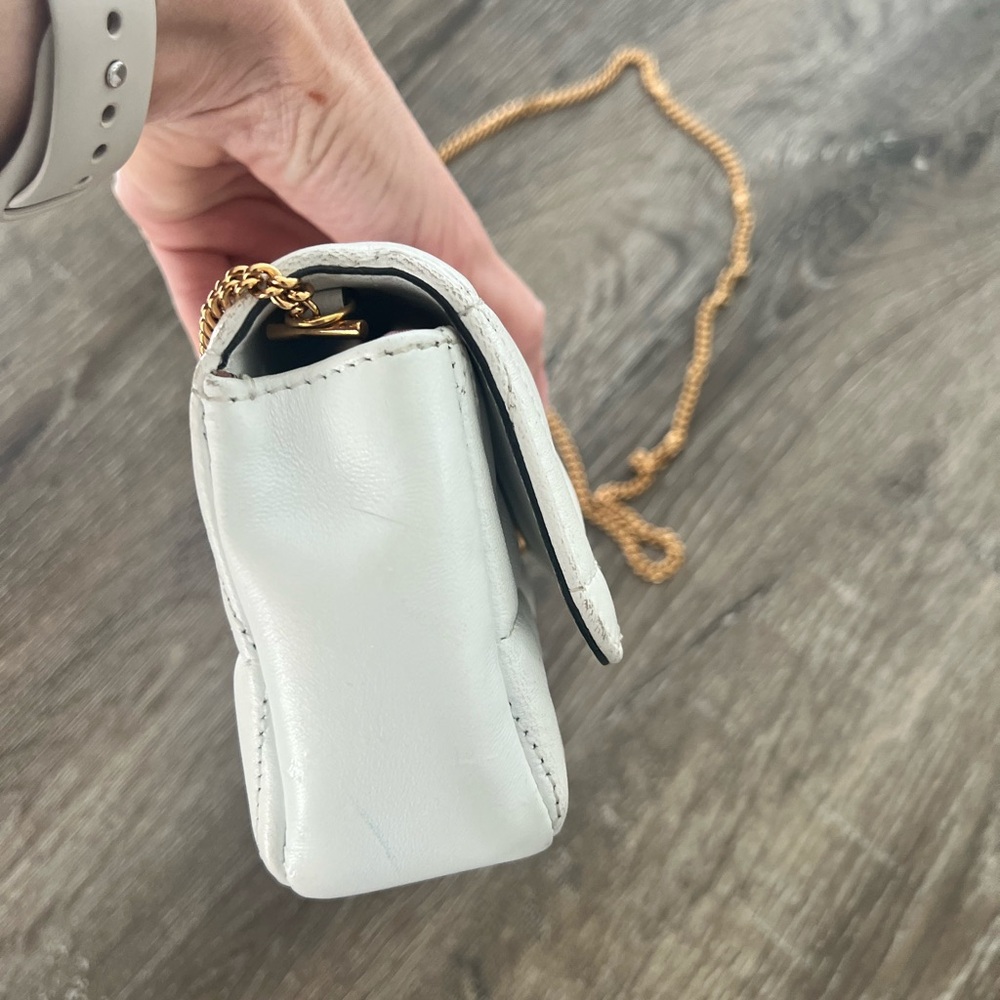 Elegant White Versace Quilted Chain Bag - Picture 3 of 15